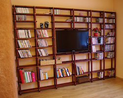 Lennarti Raamaturiiulile võid paigutada nii raamatud, CDplaadid kui ka LCD teleri