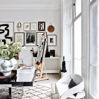 Source: http://www.myscandinavianhome.com/2017/11/the-striking-eclectic-home-of-malene.html