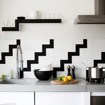 Источник: http://www.housetohome.co.uk/room-idea/picture/black-and-white-kitchens-10-of-the-best?slideshow=
